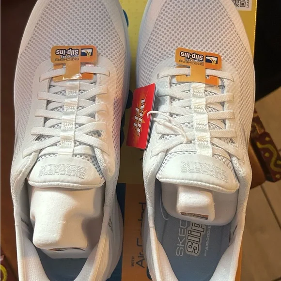 Skechers White Slip-On Athletic Sneakers Womens 10 Wide - Picture 4 of 8